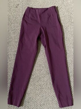 Time and Tru Women's Stretch Capri Pants in Purple